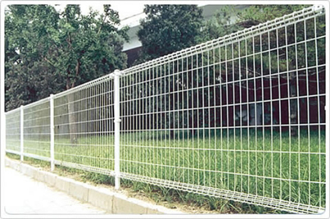 Công ty Hùng Phát CNC: Chuyên gia hàng đầu về hàng rào lưới thép – Niềm tin từ chất lượng và uy tín