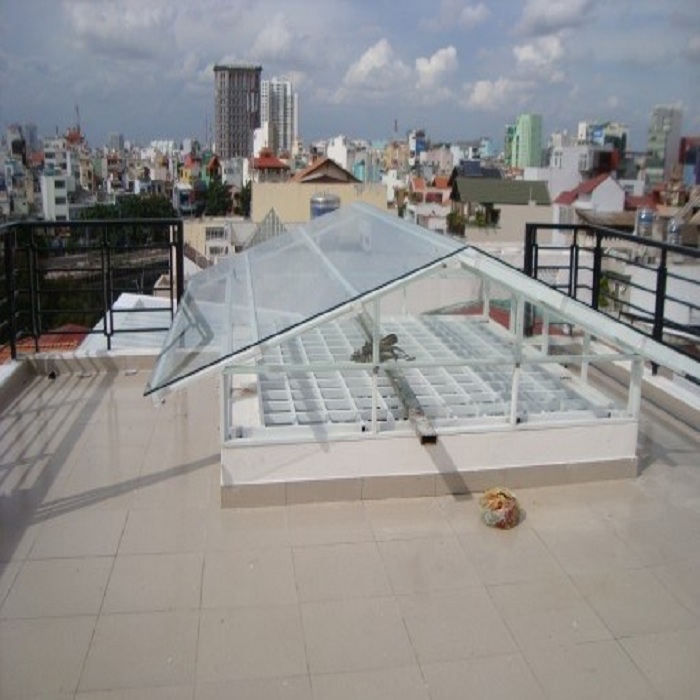 Thi Công Mái Kính Giếng Trời Theo Kích Thước Ô Chờ